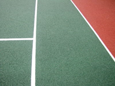 innovatsii v otdelke poverhnosti rezinovoy kroshki dlya razlichnyh primeneniy
